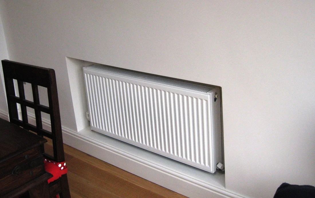 Flat wall heater
